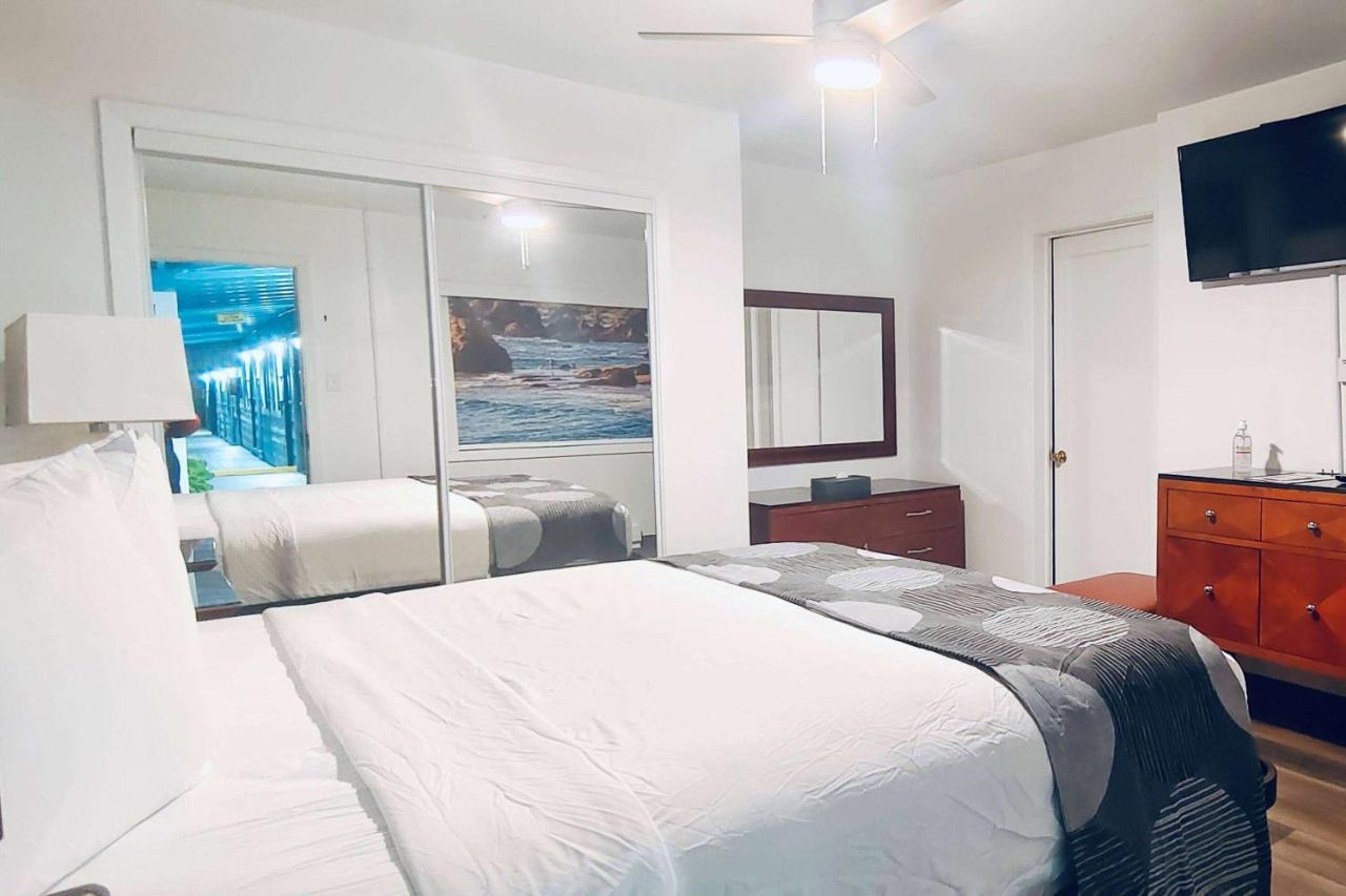 Oceanside & Suites, A Days By Wyndham 2*