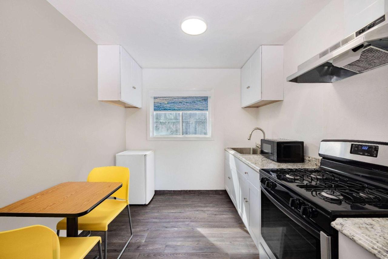 Oceanside & Suites, A Days By Wyndham