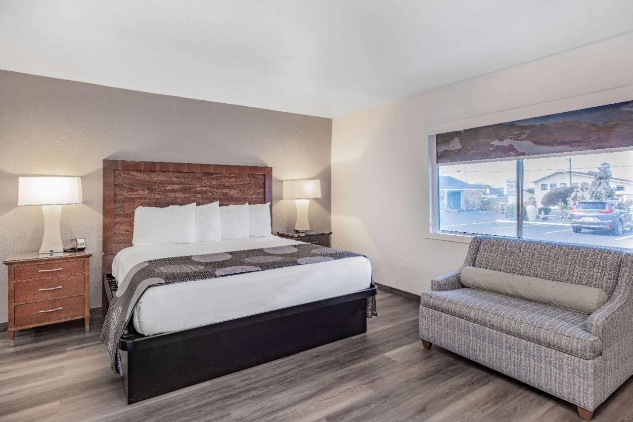 Oceanside & Suites, A Days By Wyndham Motel Fort Bragg