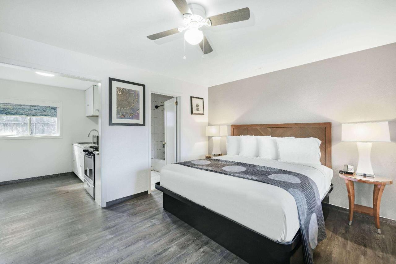 Oceanside & Suites, A Days By Wyndham Motel Fort Bragg