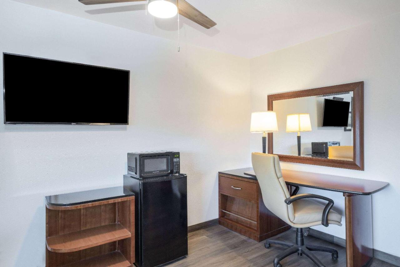 Motel Oceanside & Suites, A Days By Wyndham 2*